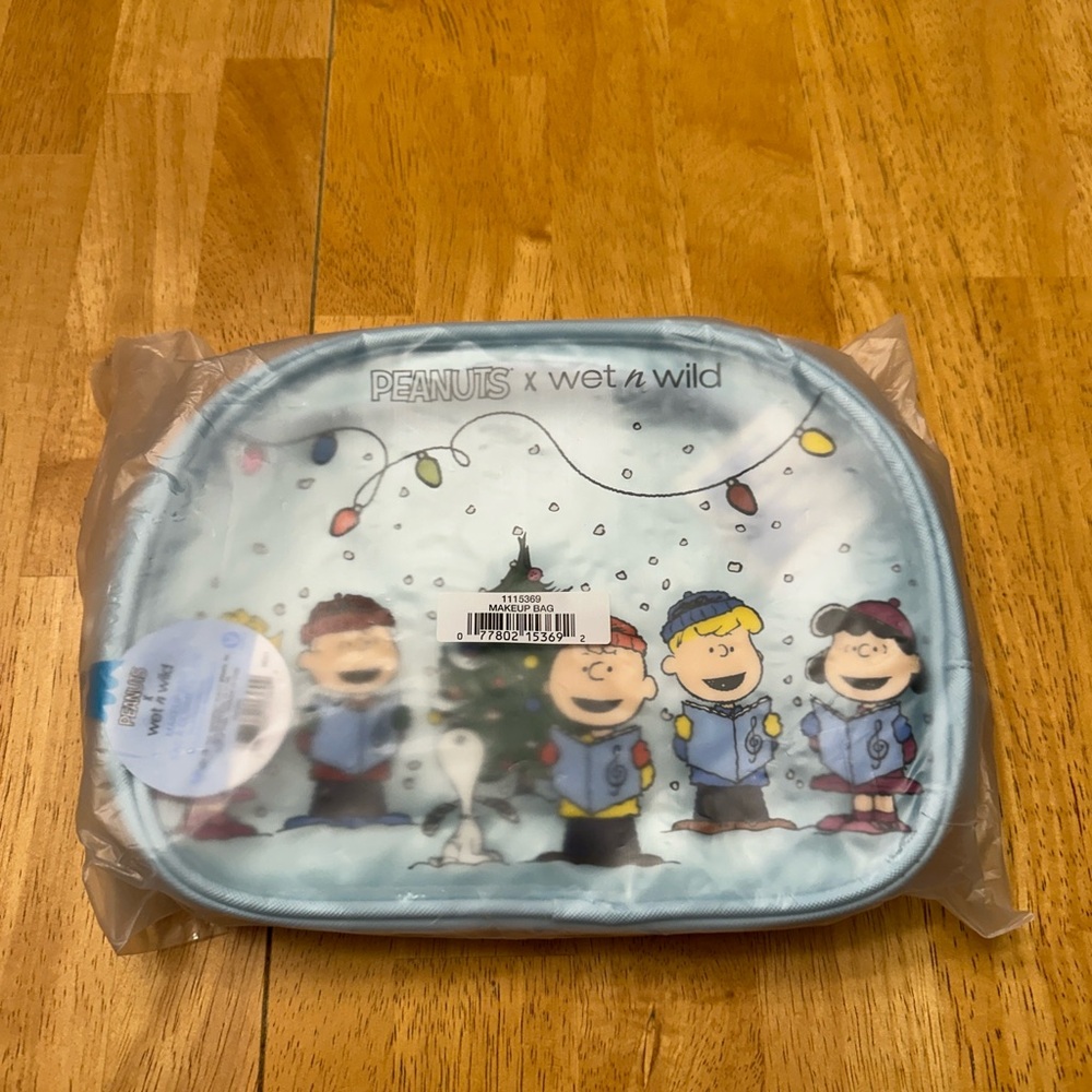 Peanuts x Wet n Wild Christmas Makeup Bag Limited Edition